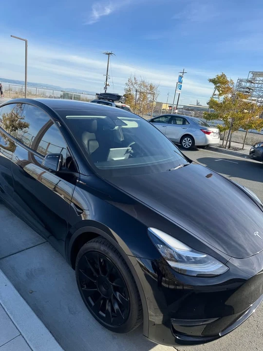 2021 Tesla Model Y - Image 2 of 5