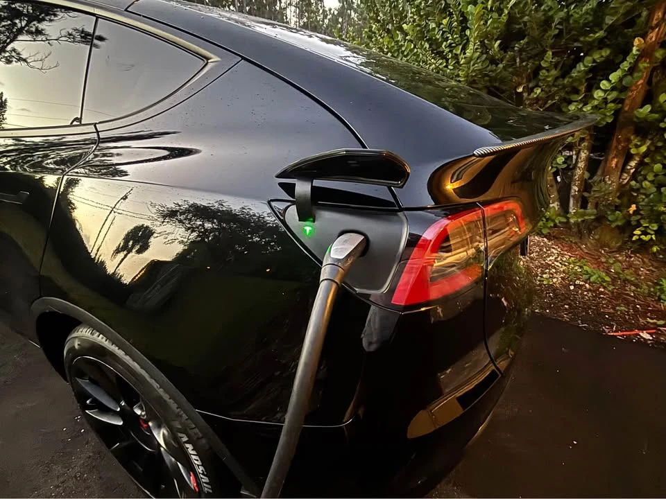 2021 Tesla Model Y - Image 14 of 15