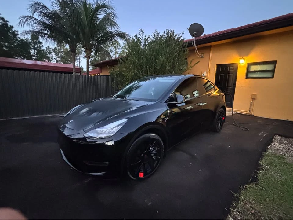 2021 Tesla Model Y - Image 2 of 15