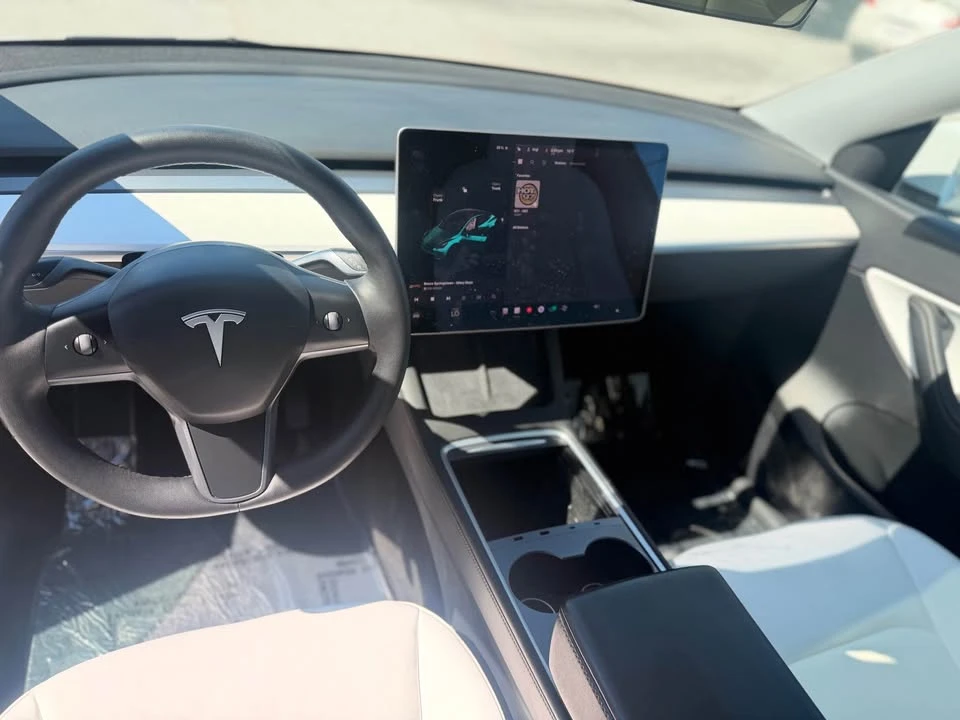 2021 Tesla Model Y - Image 9 of 16