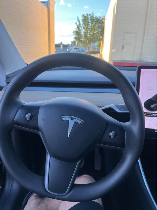 2021 Tesla Model Y - Image 13 of 18