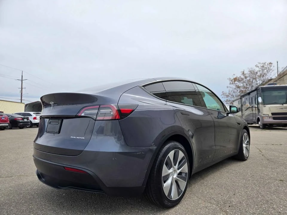 2021 Tesla Model Y - Image 2 of 8