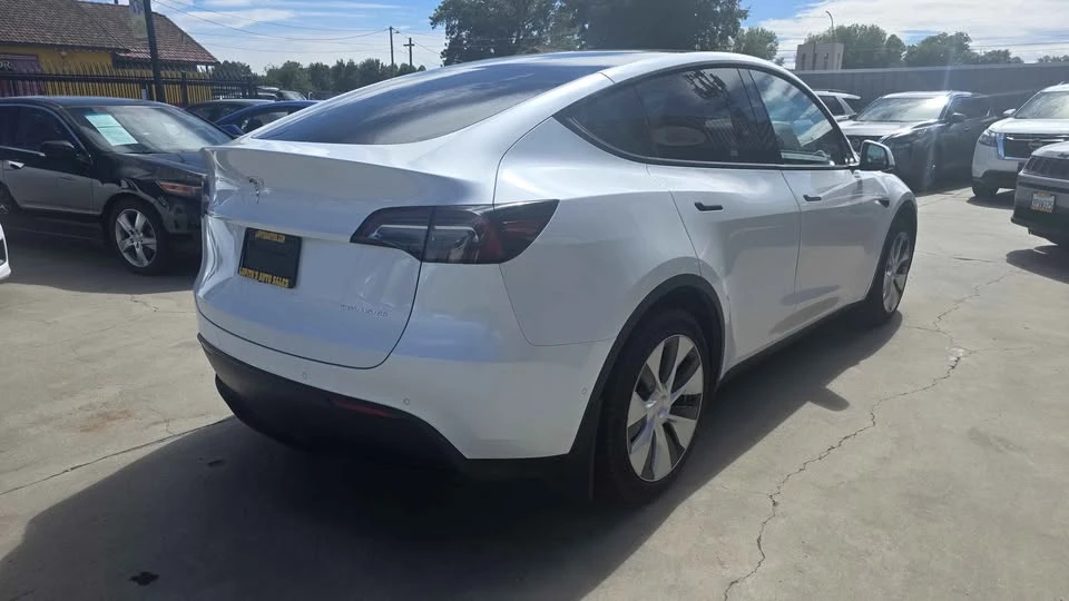 2021 Tesla Model Y - Image 5 of 16