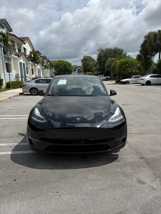 2021 Tesla Model Y - Image 2 of 11