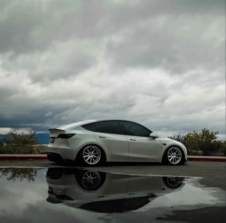 2021 Tesla Model Y - Image 4 of 7