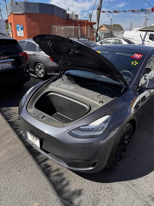 2021 Tesla Model Y - Image 11 of 17