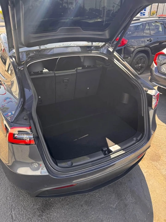 2021 Tesla Model Y - Image 12 of 17