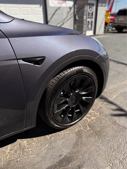 2021 Tesla Model Y - Image 15 of 17