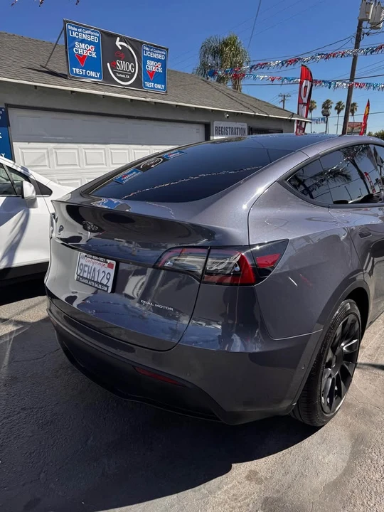 2021 Tesla Model Y - Image 10 of 17