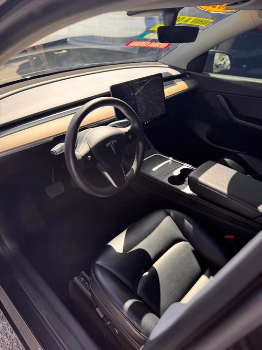 2021 Tesla Model Y - Image 13 of 17