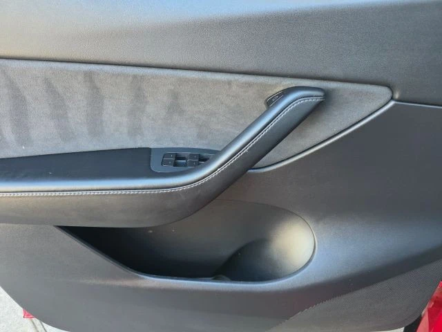 2021 Tesla Model Y - Image 24 of 31