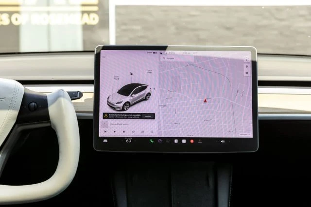 2021 Tesla Model Y - Image 18 of 29