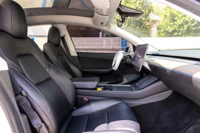 2021 Tesla Model Y - Image 24 of 29