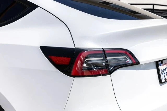 2021 Tesla Model Y - Image 12 of 29
