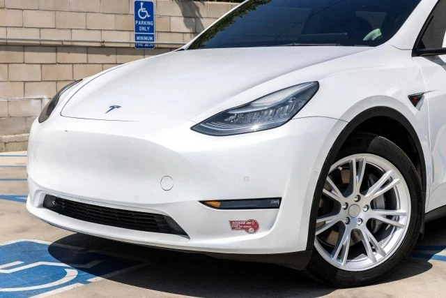 2021 Tesla Model Y - Image 8 of 29
