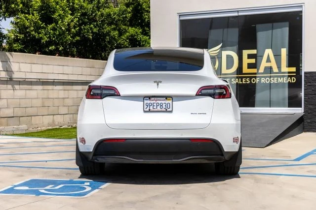 2021 Tesla Model Y - Image 10 of 29