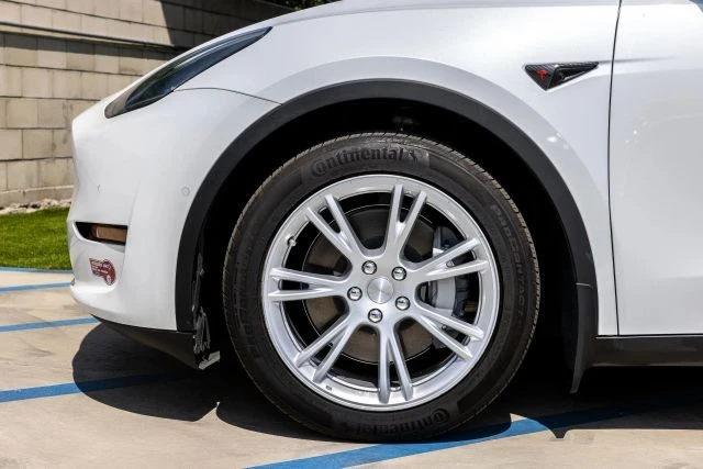 2021 Tesla Model Y - Image 26 of 29