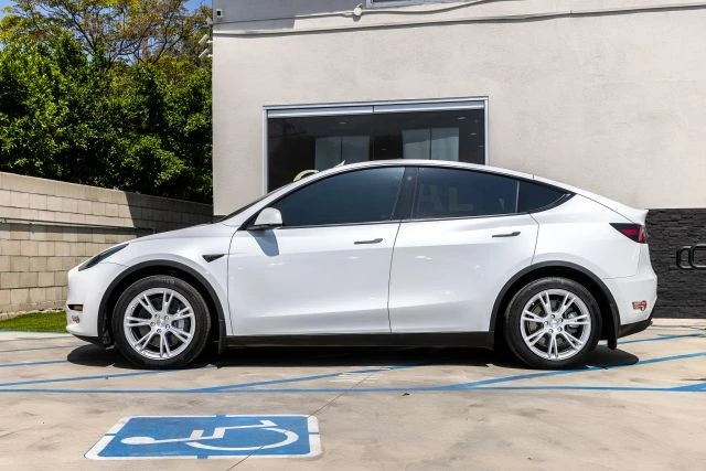 2021 Tesla Model Y - Image 9 of 29