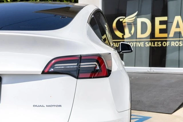 2021 Tesla Model Y - Image 13 of 29