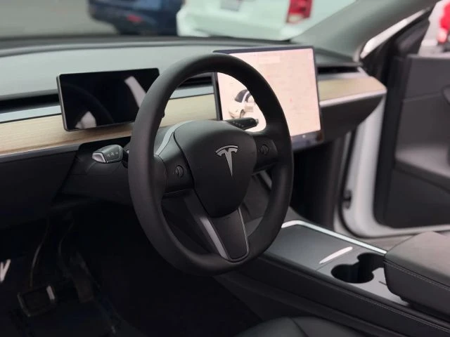 2021 Tesla Model Y - Image 16 of 21