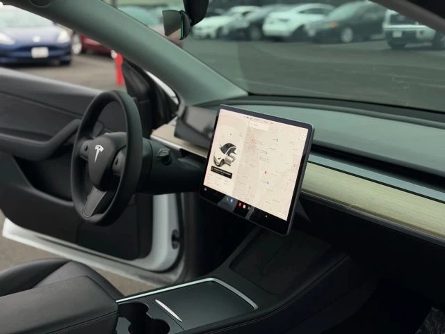 2021 Tesla Model Y - Image 14 of 21
