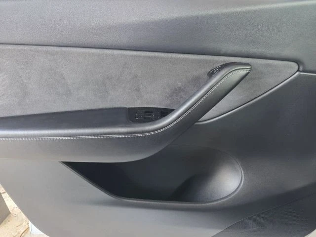 2021 Tesla Model Y - Image 18 of 21