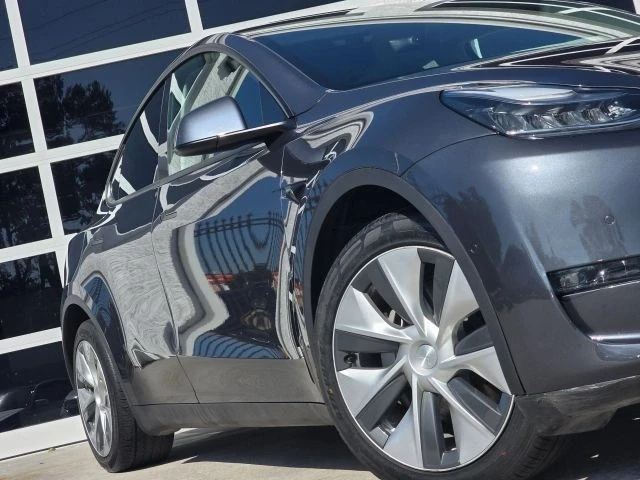 2021 Tesla Model Y - Image 9 of 21