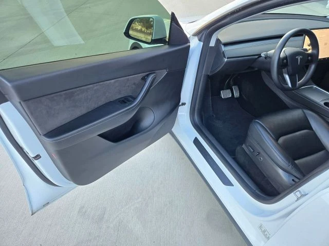 2021 Tesla Model Y - Image 10 of 21