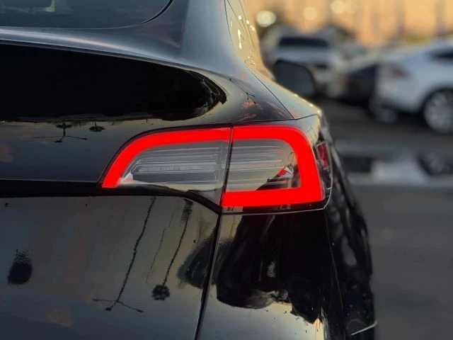 2021 Tesla Model Y - Image 8 of 21