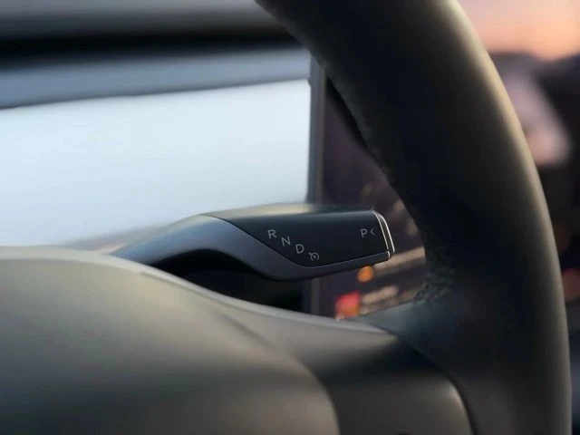2021 Tesla Model Y - Image 17 of 21