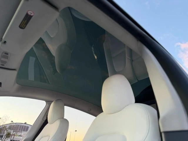 2021 Tesla Model Y - Image 16 of 21