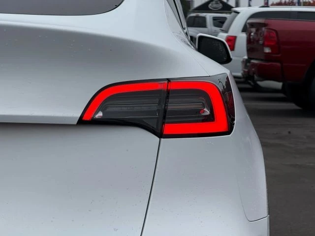 2021 Tesla Model Y - Image 8 of 12