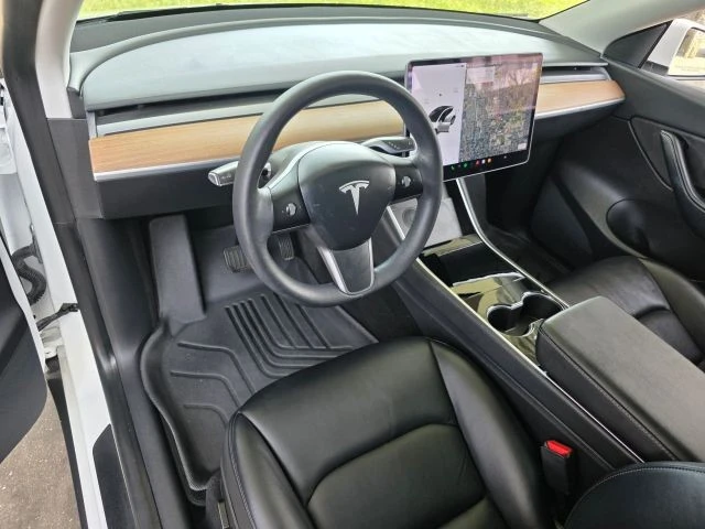2021 Tesla Model Y - Image 18 of 31