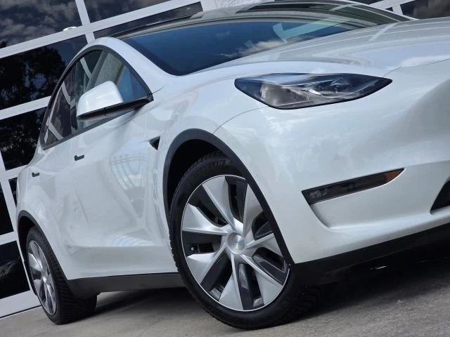 2021 Tesla Model Y - Image 9 of 21