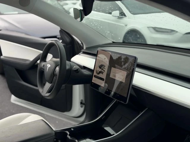 2021 Tesla Model Y - Image 15 of 21