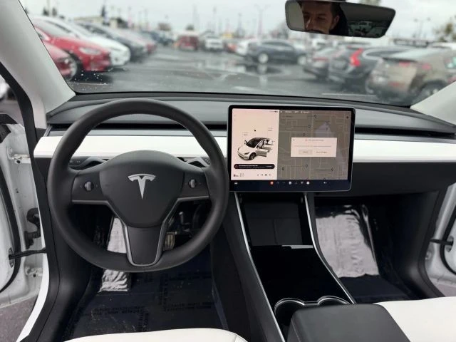 2021 Tesla Model Y - Image 16 of 21