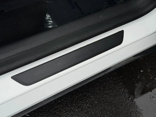 2021 Tesla Model Y - Image 14 of 21