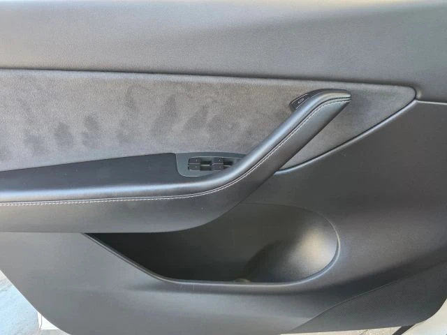 2021 Tesla Model Y - Image 18 of 21