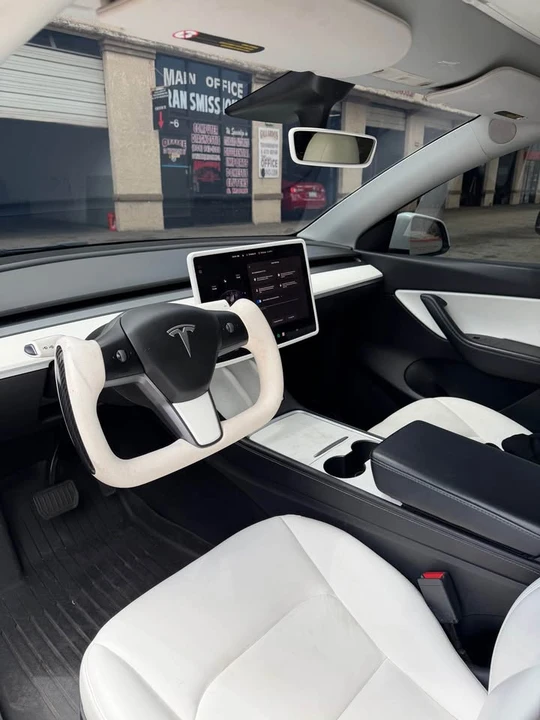 2021 Tesla Model Y - Image 2 of 9