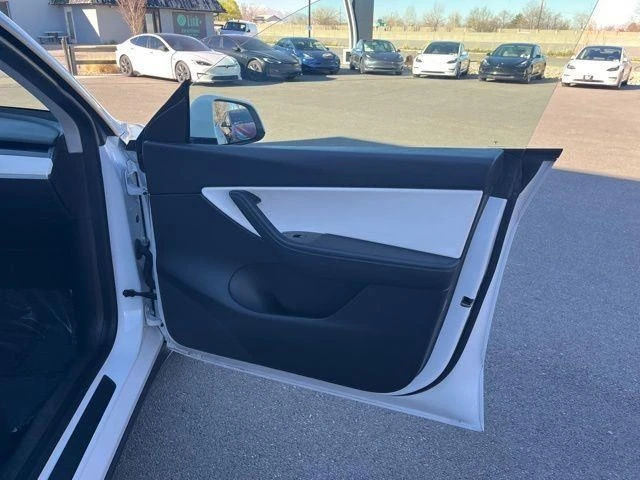2021 Tesla Model Y Performance - Image 19 of 21