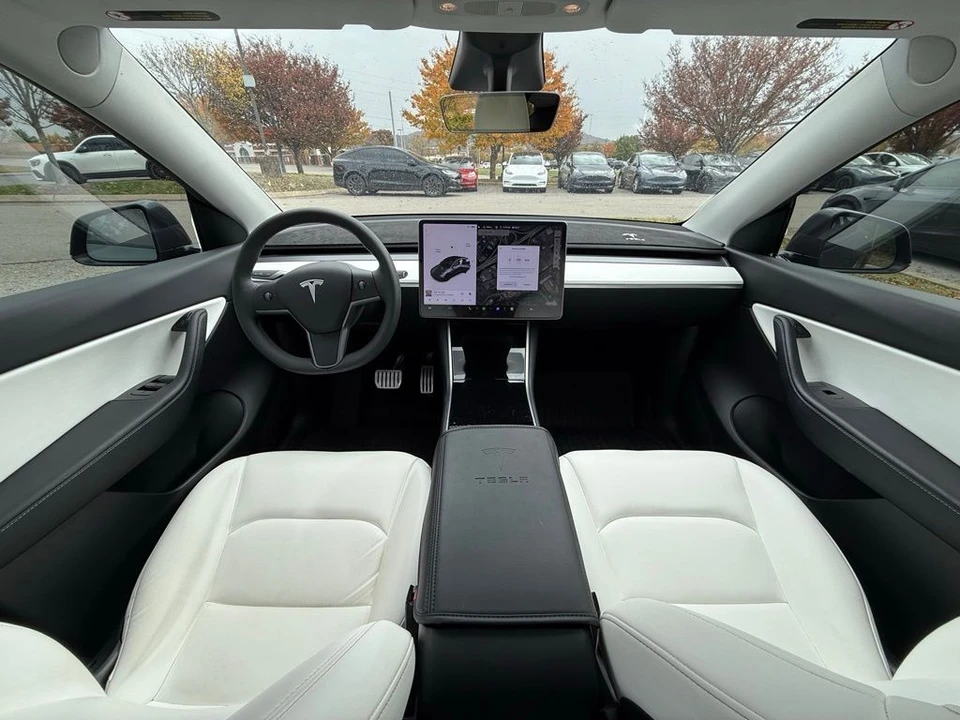 2021 Tesla Model Y Performance - Image 7 of 13