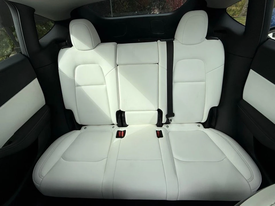 2021 Tesla Model Y Performance - Image 9 of 13