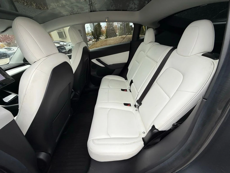 2021 Tesla Model Y Performance - Image 10 of 13