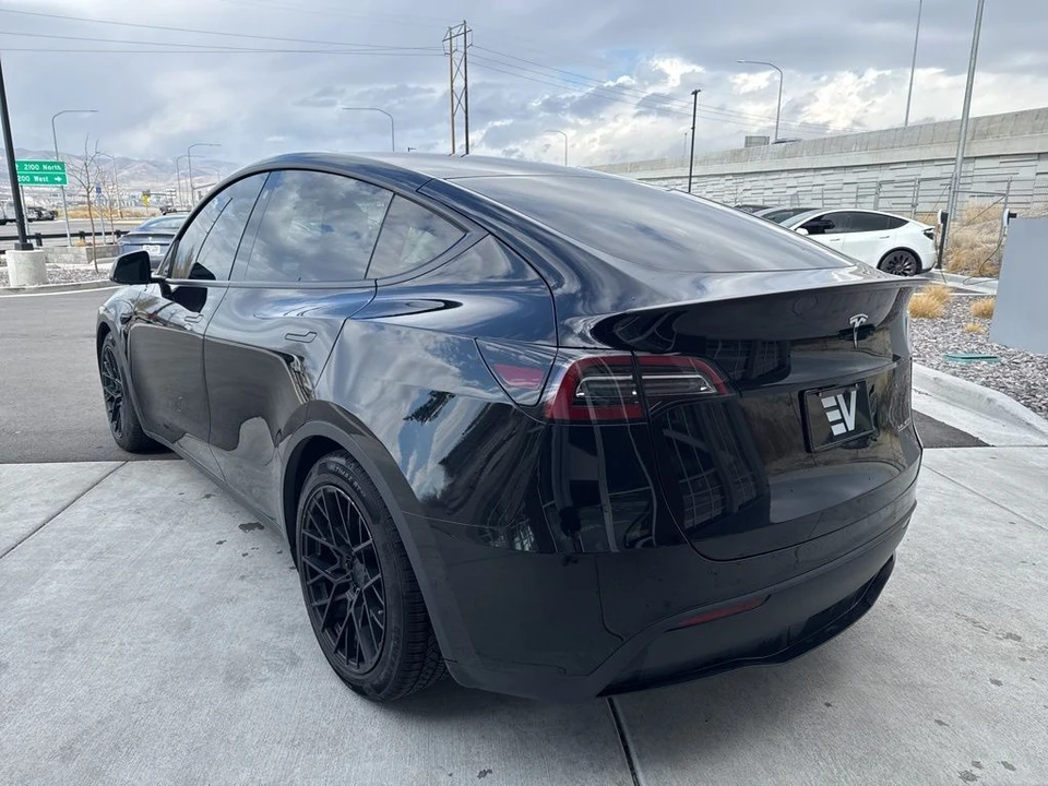2021 Tesla Model Y Performance - Image 6 of 21