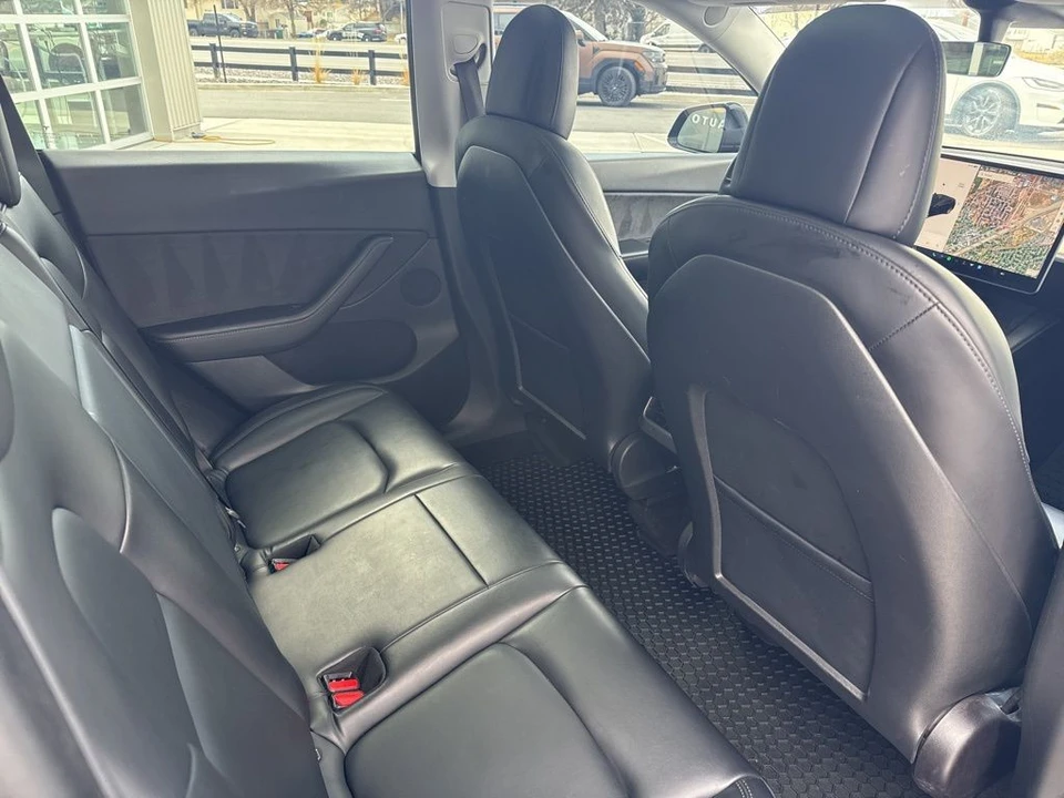 2021 Tesla Model Y Performance - Image 19 of 21