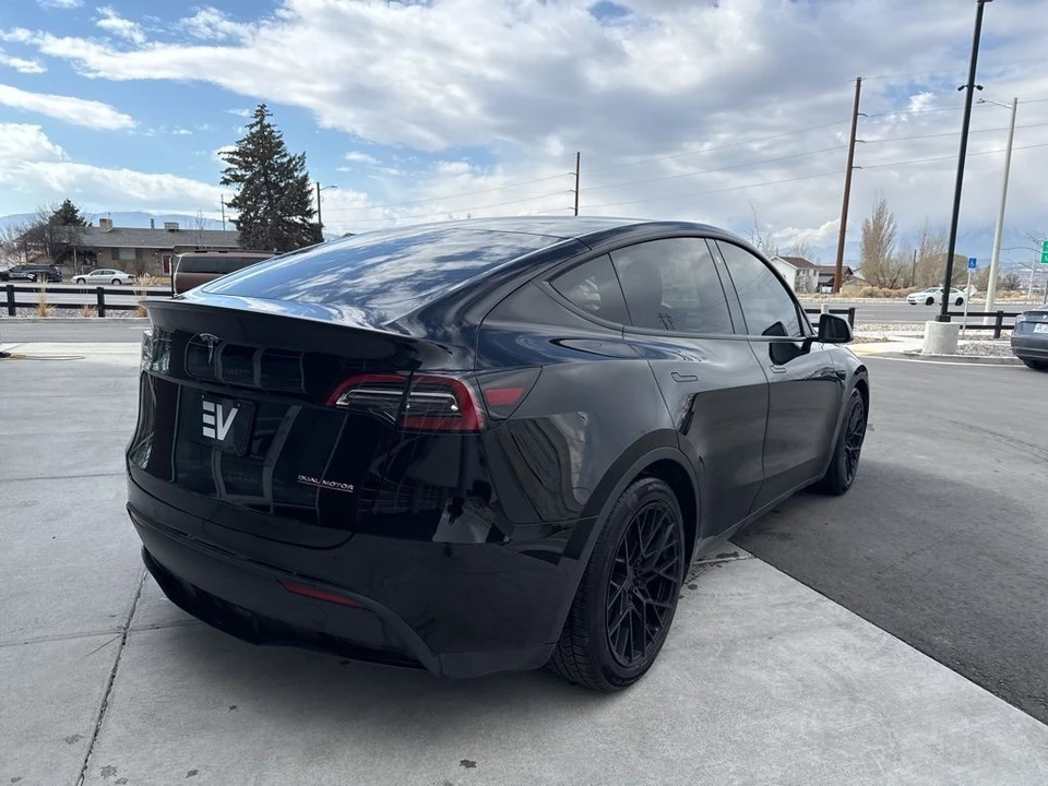 2021 Tesla Model Y Performance - Image 8 of 21