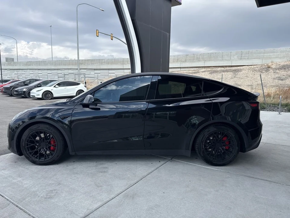 2021 Tesla Model Y Performance - Image 5 of 21