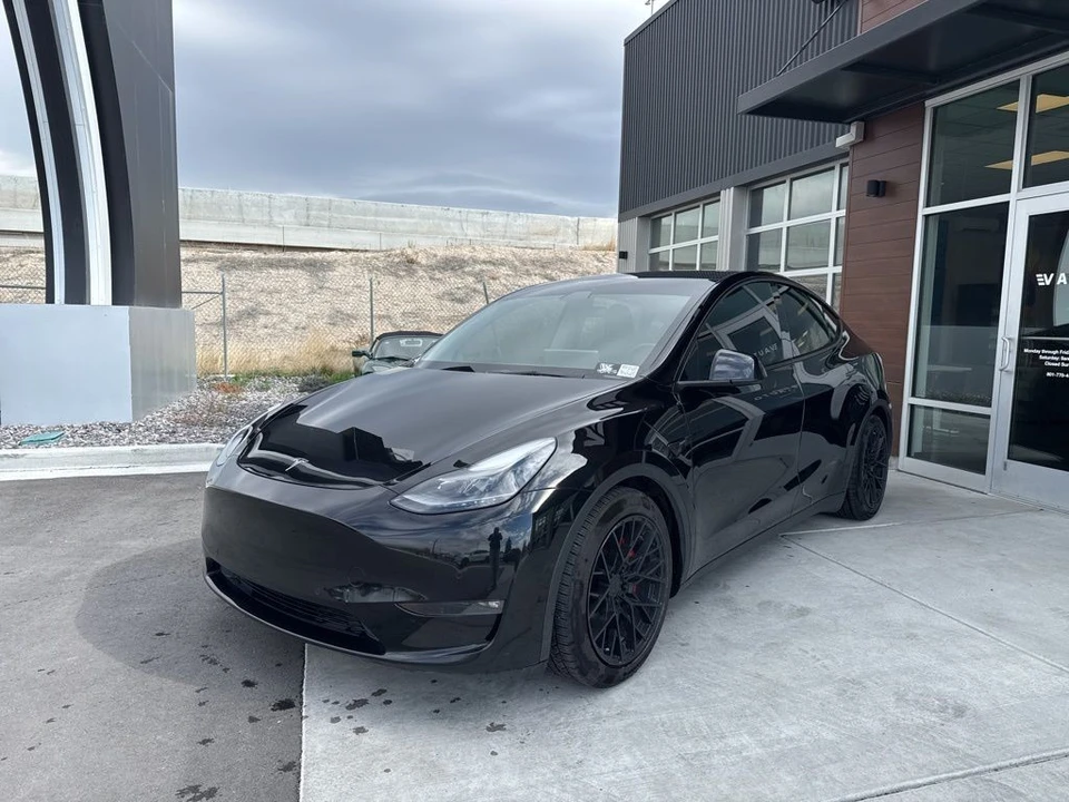 2021 Tesla Model Y Performance - Image 4 of 21