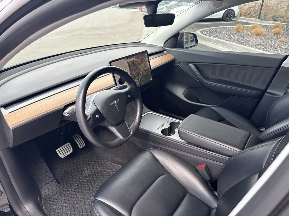 2021 Tesla Model Y Performance - Image 12 of 21