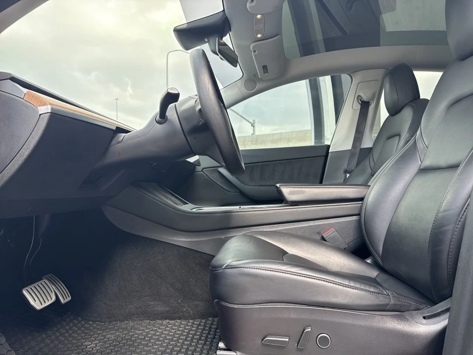 2021 Tesla Model Y Performance - Image 13 of 21